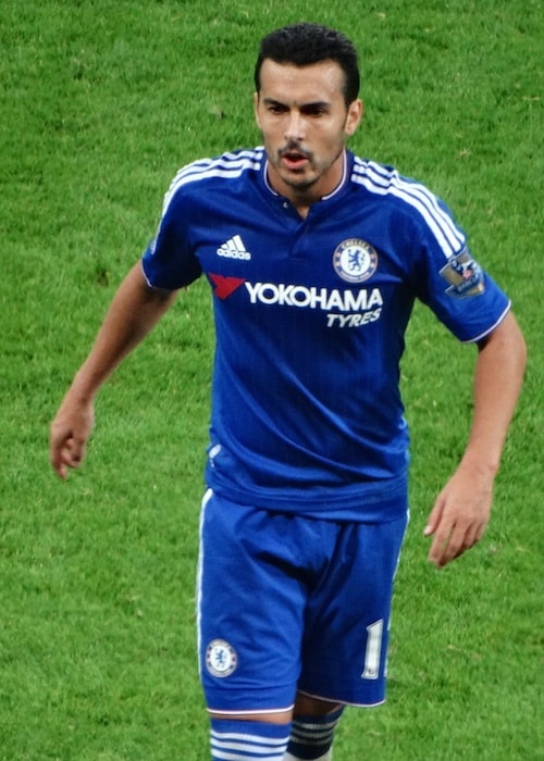 Pedro in the field playing for Chelsea in 2015