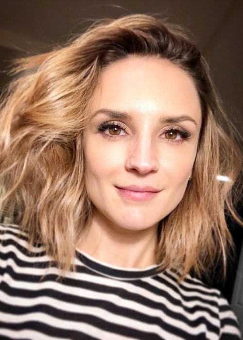 Rachael Leigh Cook in a selfie after getting her hair done in March 2018