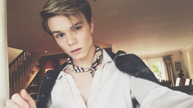 Ronan Parke in a selfie in April 2017