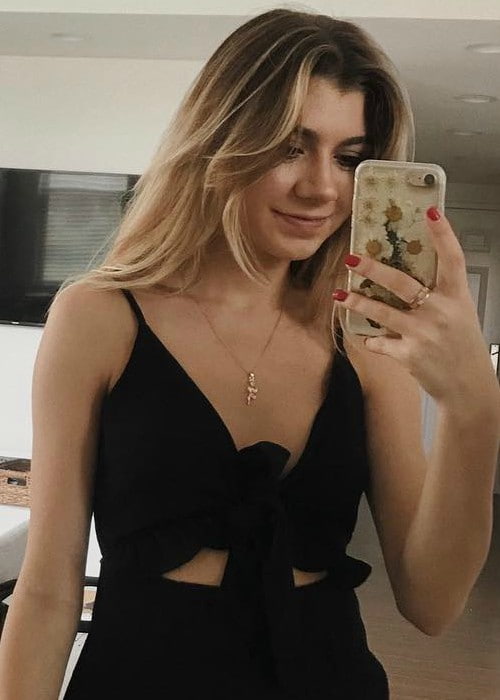 Siena Mirabella promoting Princess Polly in a selfie in June 2018