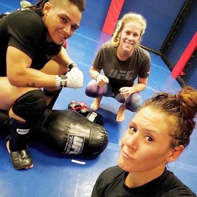 Sijara Eubanks (Left) with her friends in November 2017