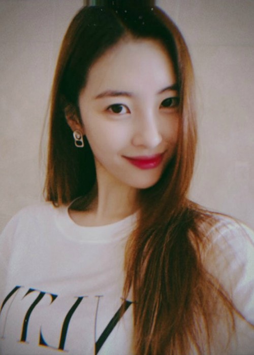 Sunmi in an Instagram selfie as seen in August 2018