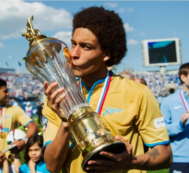 Axel Witsel celebrating in May 2015