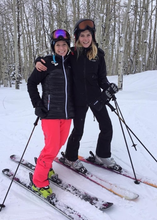 Emma Greenwell (Right) skiing with Hannah Kearney in January 2016