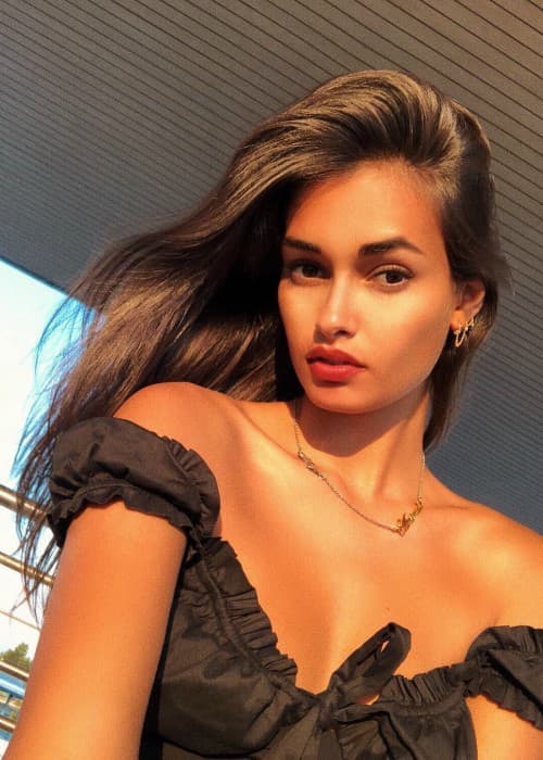 Gizele Oliveira in a selfie in August 2018