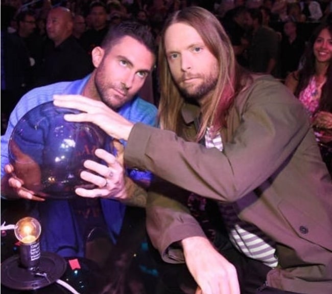 James Valentine (Right) with Adam Levine at Teen Choice Awards in August 2017