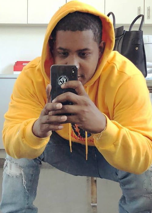  Jasper Dolphin dans un selfie en avril 2018 