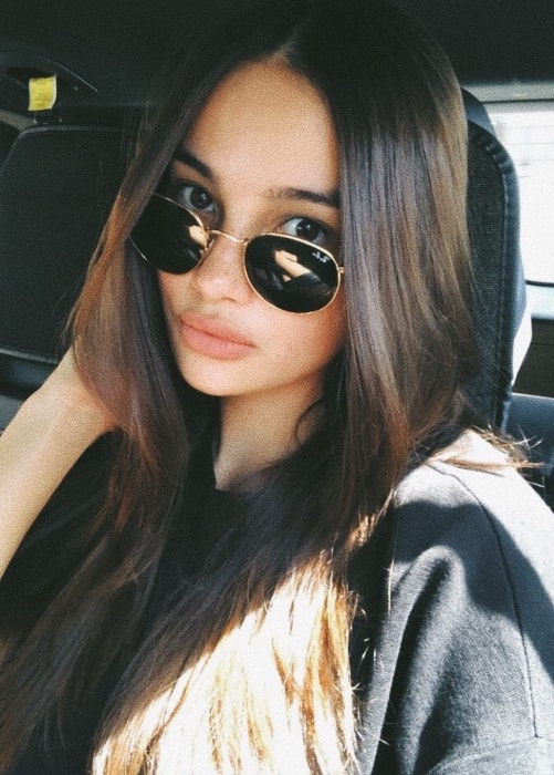 Kelsey Merritt showing her gorgeous hair in a selfie in May 2018