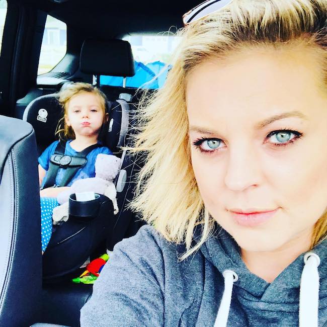 Kirsten Storms with her daughter in a car selfie in January 2018