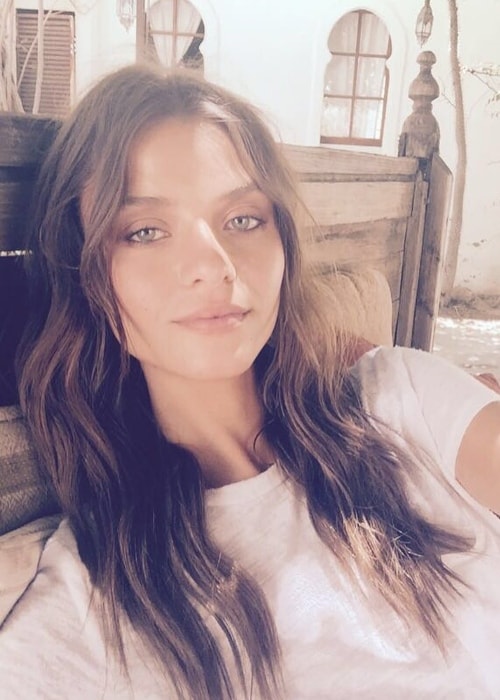 Lais Oliveira in a selfie in June 2016