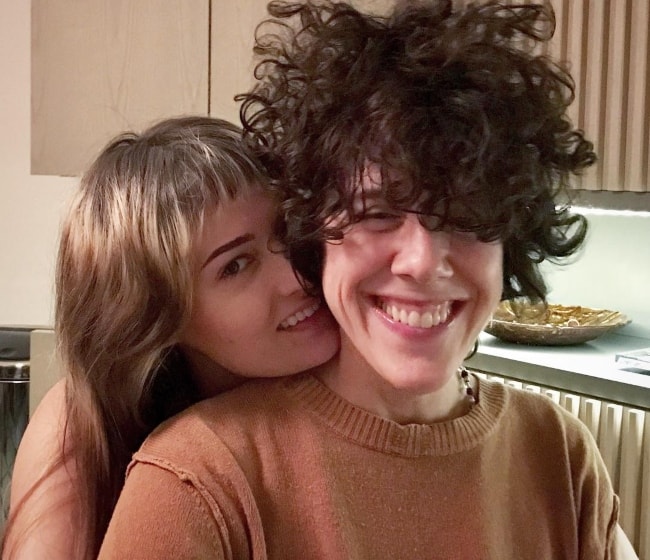 Laura Pergolizzi (Right) in a selfie with Lauren Ruth Ward in November 2016