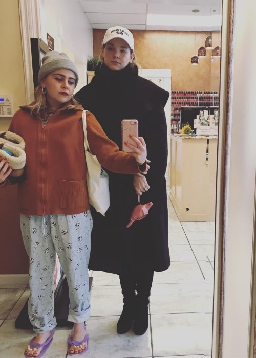 Mae Whitman (Left) in a mirror selfie with Lizzie G in December 2017