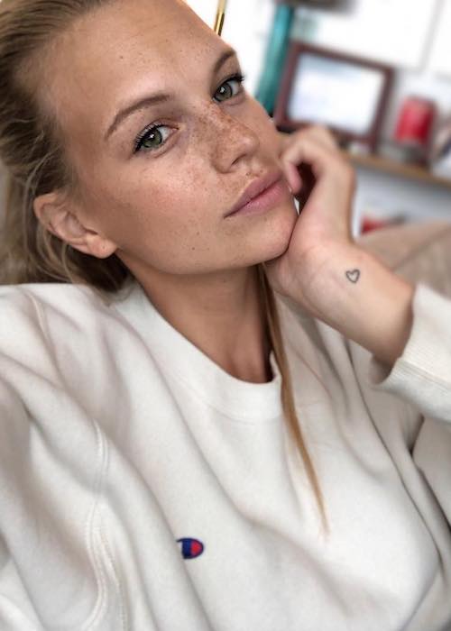 Nadine Leopold showing her freckles in July 2018 selfie