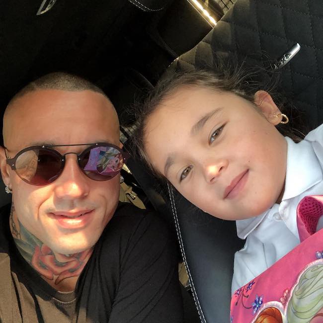 Radja Nainggolan with his daughter in a selfie in September 2018