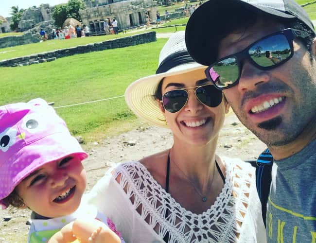Raphael Assunção in a selfie with his family as seen in August 2018