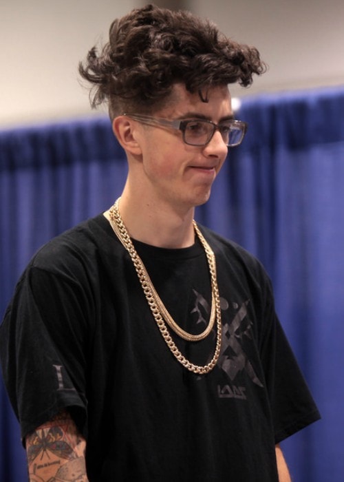 Sam Pepper speaking at the 2014 VidCon