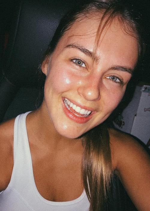 Steph Claire Smith sweating after a workout session in August 2018