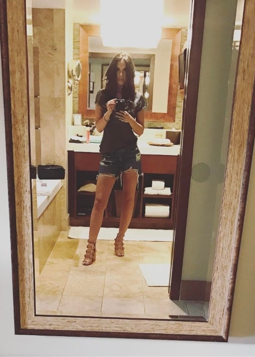 Tati Westbrook in a mirror selfie at The Ritz-Carlton, Rancho Mirage in May 2017