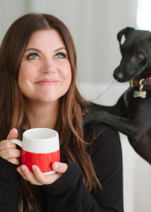 Tiffani Thiessen with her dog Bo in September 2017