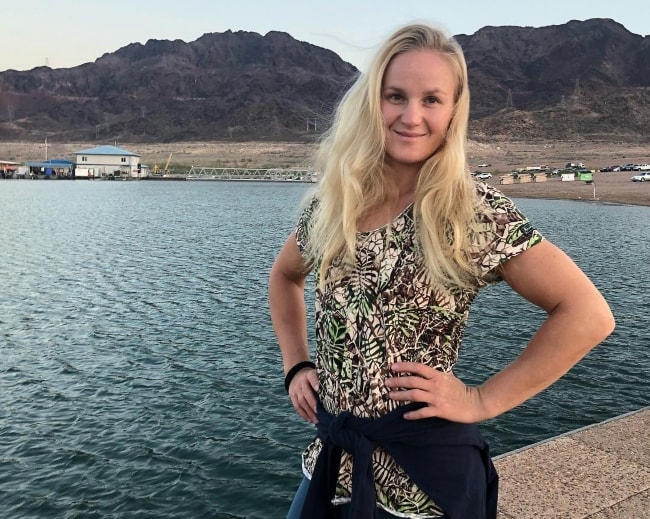 Valentina Shevchenko posing by the lake at Las Vegas, Nevada in August 2018