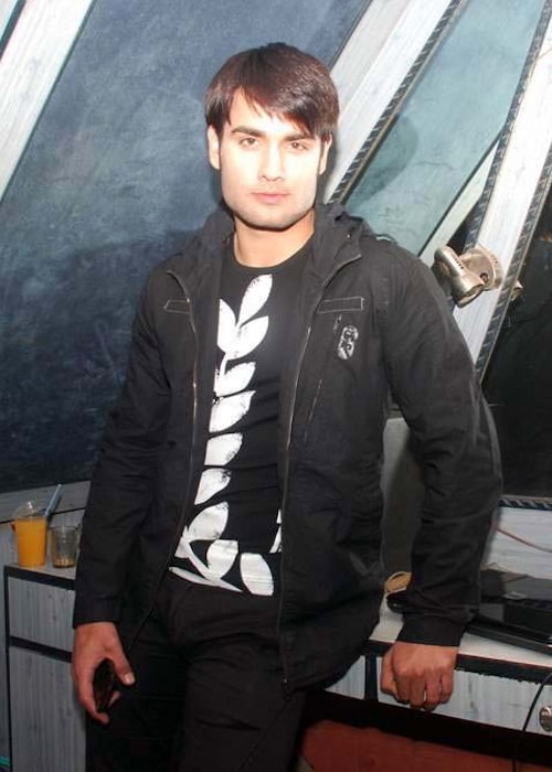 Vivian Dsena at Umair Zafar fashion shoot in Andheri in October 2012