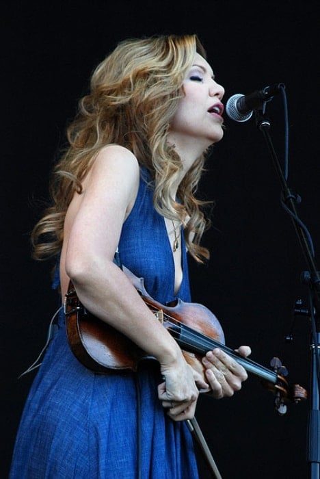 Alison Krauss performing at the 2008 Bonnaroo Music Festival in Manchester, TN
