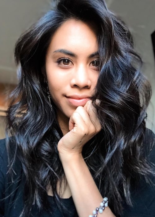 Ashley Argota showing her beautiful hair in a selfie in October 2018