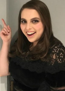 Beanie Feldstein Height, Weight, Age, Boyfriend, Family, Facts, Biography