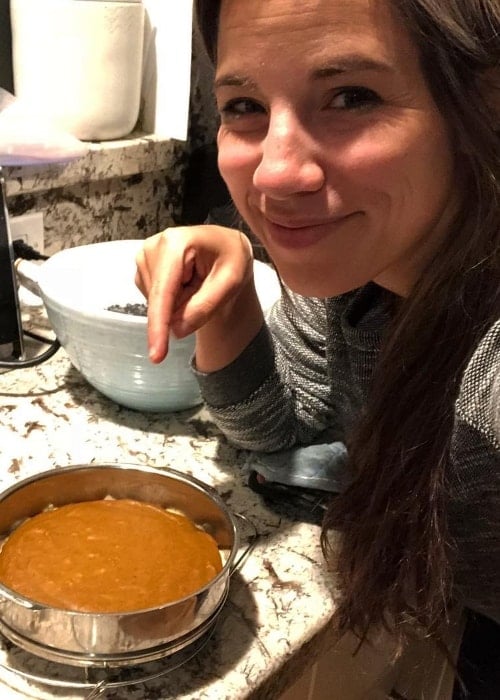 Brittany Williams with a grain free, dairy free Instant Pot Pumpkin Pie in October 2018