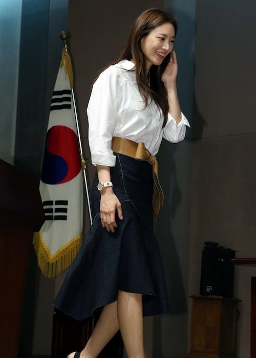 Claudia Kim at the signing of MOU between The Korea Film Commission and government authorities in 2014