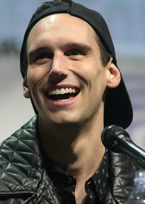 Cory Michael Smith at the 2017 WonderCon