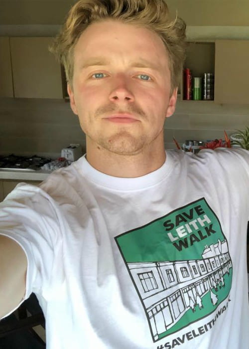Jack Lowden in a selfie in June 2018
