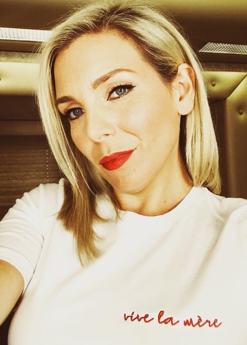 June Diane Raphael in a selfie in April 2018