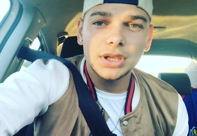 Kane Brown in an Instagram selfie as seen in May 2017