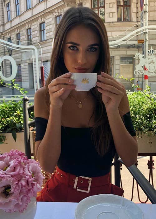 Renee Herbert Height, Weight, Age, Body Statistics - Healthy Celeb