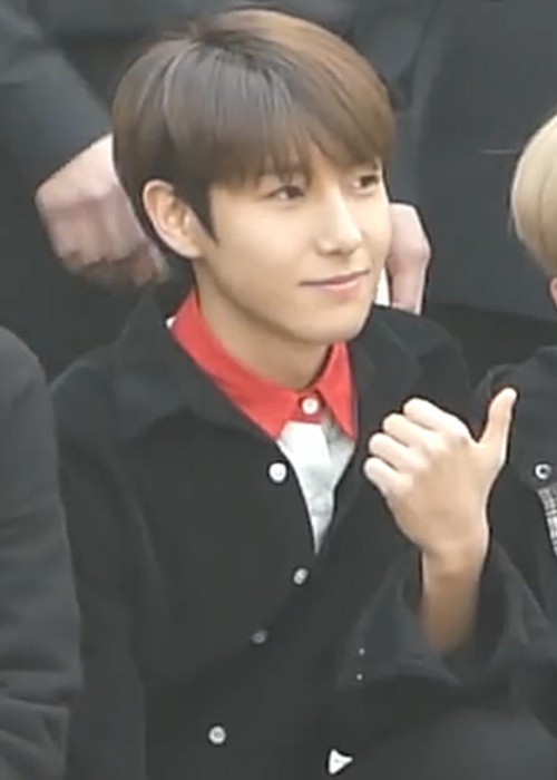 Renjun going to a Music Bank recording in April 2018