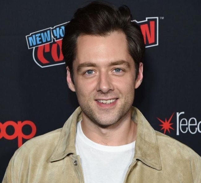 Richard Rankin as seen at the 2018 New York Comic-Con