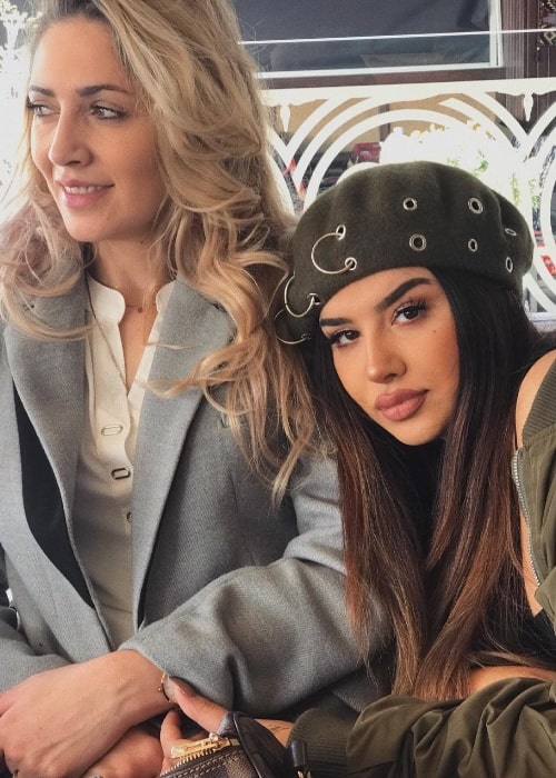 Sudé Alkan with her mother in May 2018