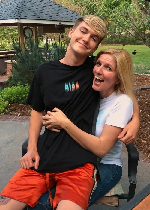 Tanner Braungardt with his mother in May 2018