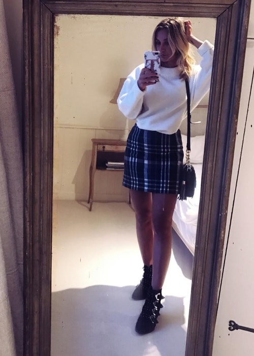 Tiffany Watson in a mirror selfie in January 2018