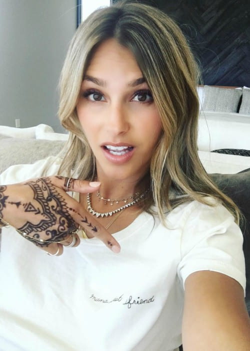 Yael Cohen Braun in an Instagram selfie as seen in April 2017