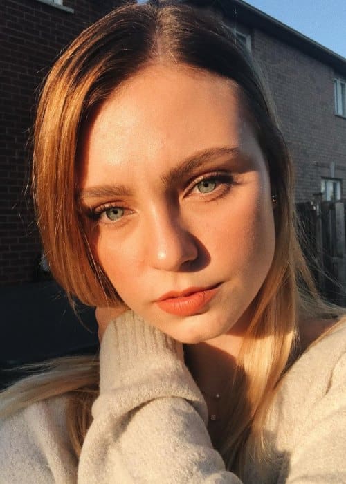 Aviva Mongillo in an Instagram selfie as seen in September 2018
