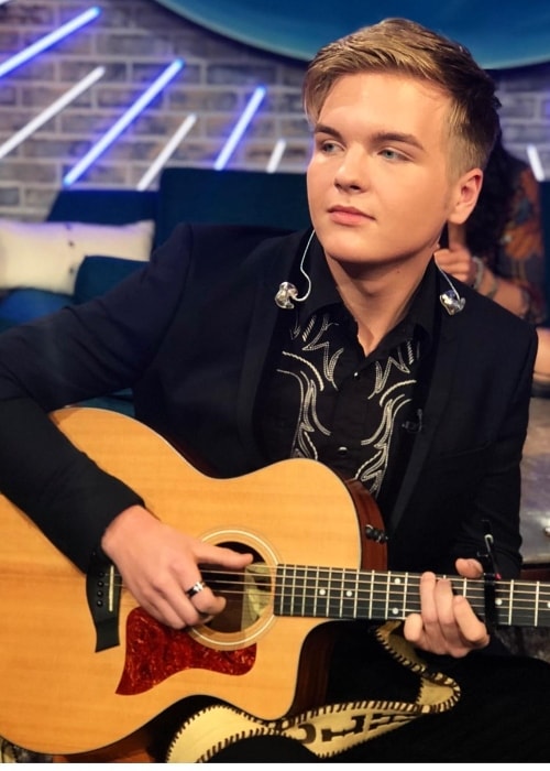 Caleb Lee Hutchinson Height, Weight, Age, Girlfriend, Family, Biography