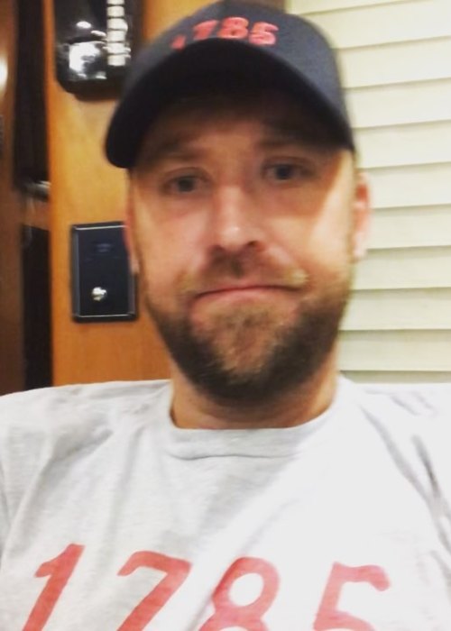 Charles Kelley in an Instagram selfie as seen in October 2018