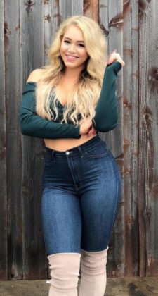 Courtney Tailor Height, Weight, Age, Boyfriend, Family, Facts, Biography