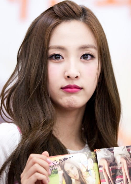 Haeryung at a fan signing event in August 2014