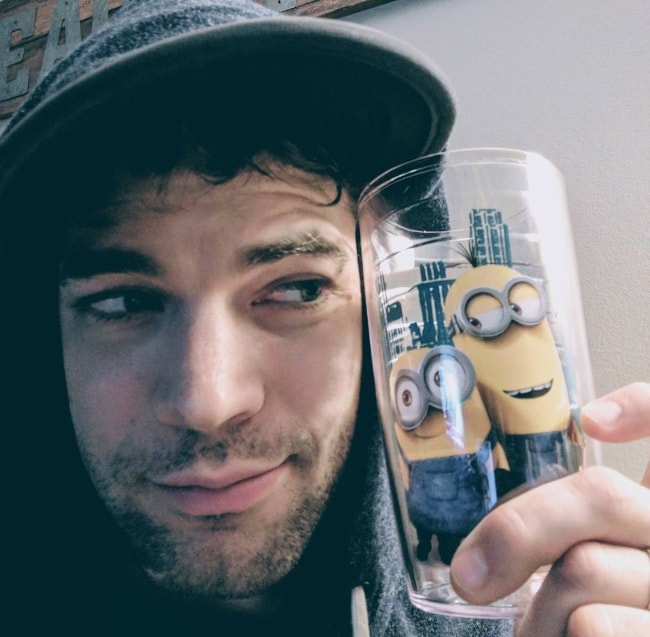 Jeremy Jordan in a selfie with a Minions jar in March 2017