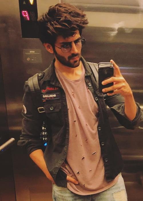 Kartik Aaryan in a selfie as seen in July 2018