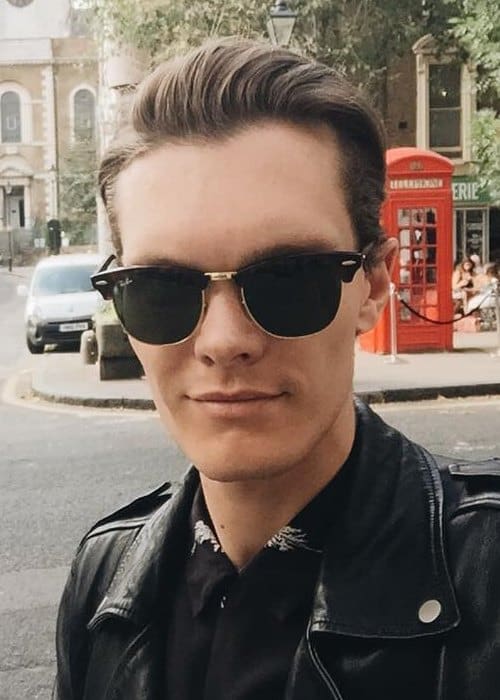 Luke Baines Height, Weight, Age, Body Statistics - Healthy ... - 500 x 700 jpeg 44kB