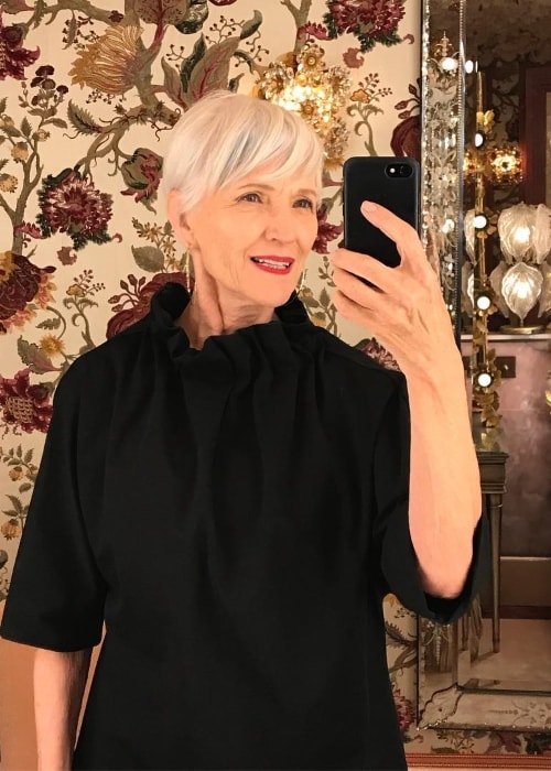 Maye Musk in a mirror selfie at Annabel's Mayfair in September 2018